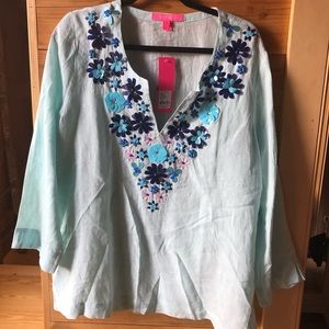 Fun Lilly Pulitzer sky blue linen top.